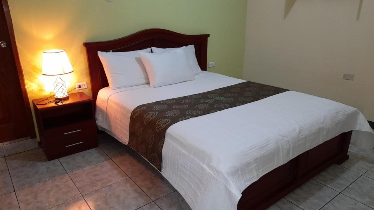 D’ Ruiz Hotel Quevedo Exterior foto